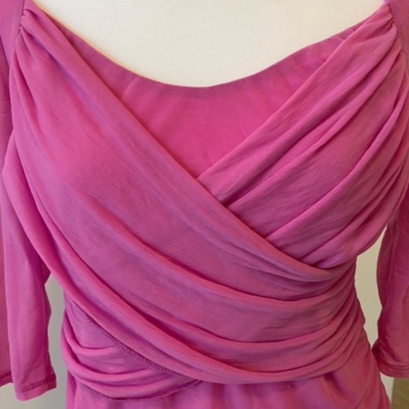 Ricki's fuchsia pink top. Size M (8-10) - Picture 2 of 3